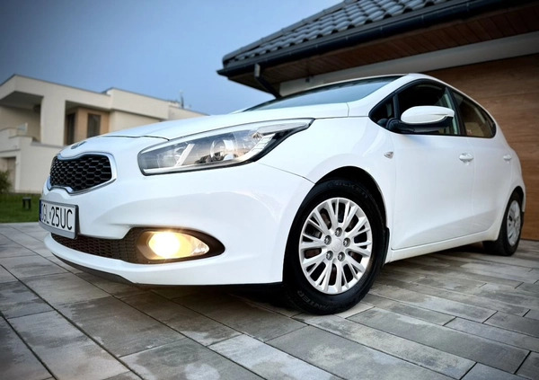 Kia Ceed cena 24900 przebieg: 248000, rok produkcji 2012 z Racibórz małe 379